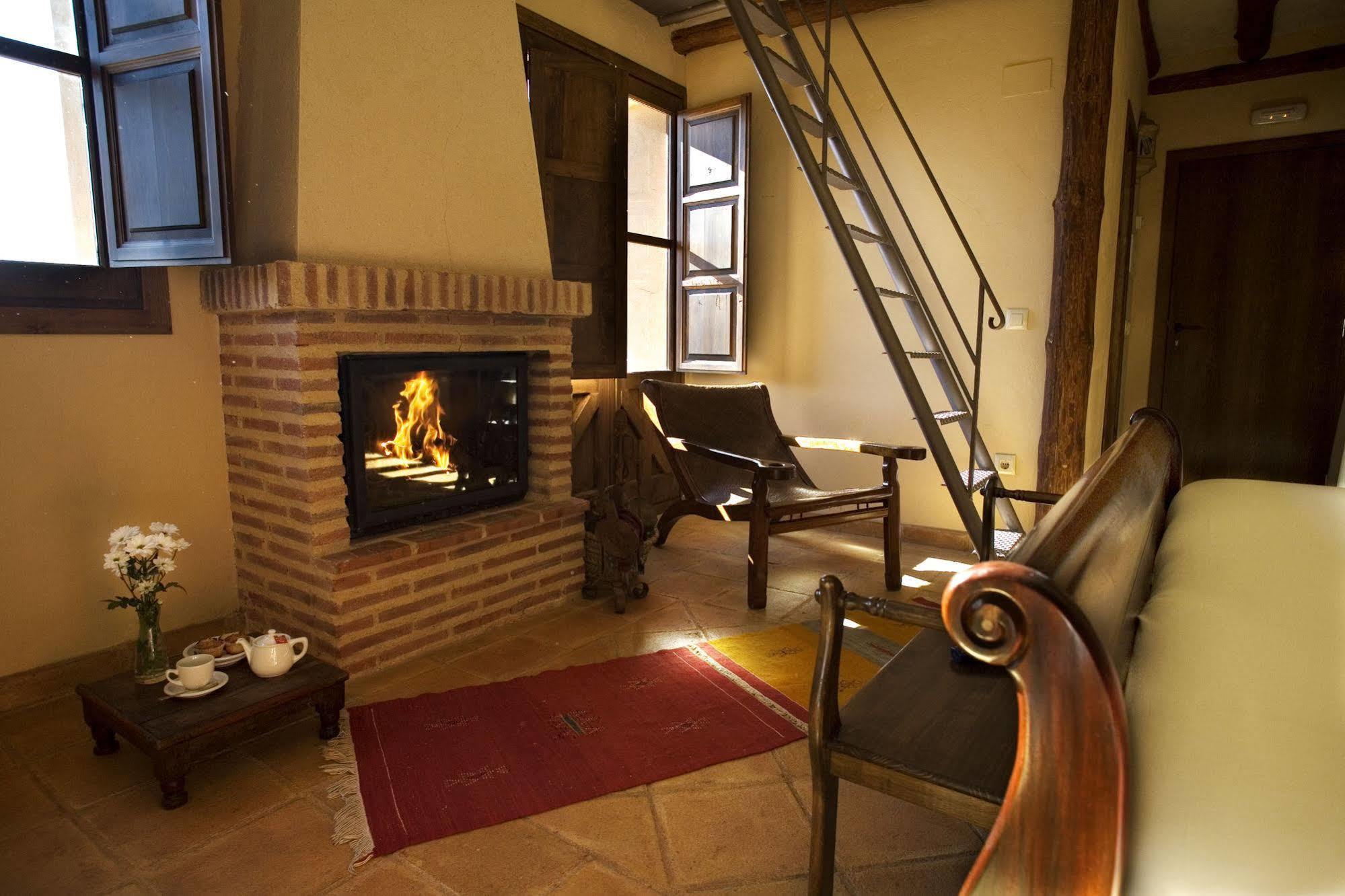 Hotel Rural La Data Gallegos ภายนอก รูปภาพ